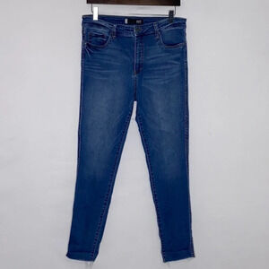 Kut From The Kloth Raw Hem Lightly Distressed Medium Wash Jeans - Size 10